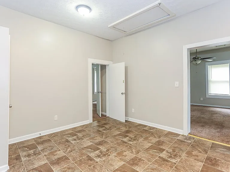 6129 Sorrell St NE — Photo 14