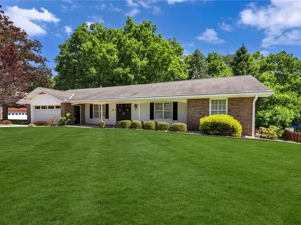 121 Cardiff Dr, Aliquippa, PA 15001