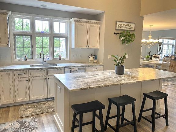 5th image of 1634 W Harbour Towne Cir