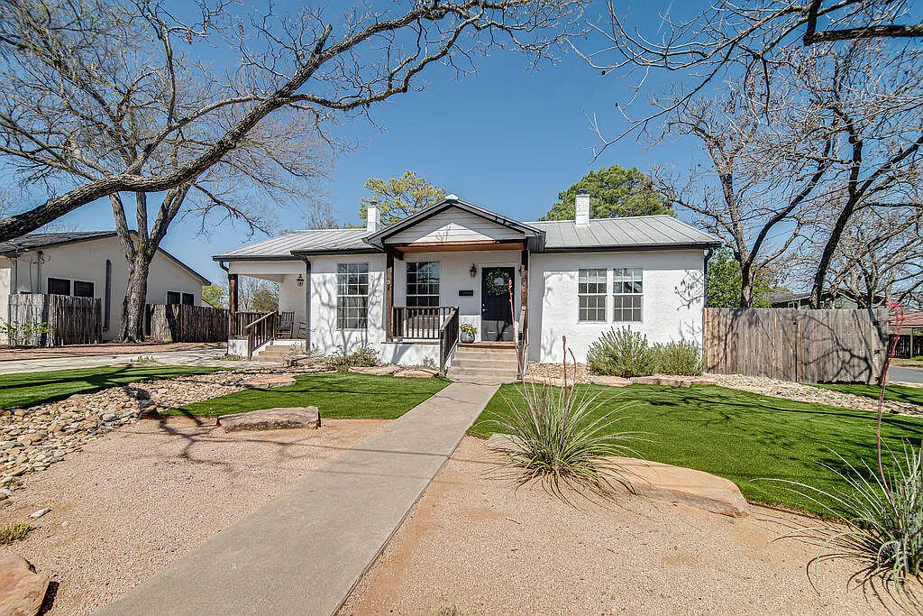 3 bed, 2.5 bath, 2081 sqft, $3,500 — Photo 1