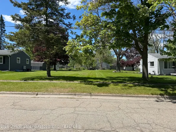 402 Crossman St, Williamston, MI 48895