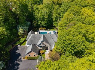 1550 Laurel Hollow Rd, Laurel Hollow, NY 11791