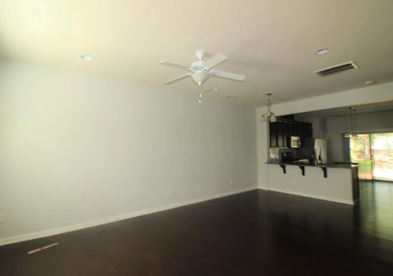 2 bed, 2.5 bath, 1252 sqft, $1,795 — Photo 2