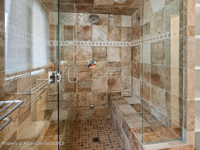328 Oak Ridge Rd — Photo 23
