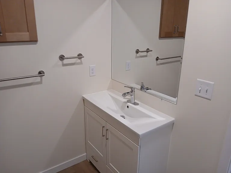 735 Cedar Ave SE — Photo 18
