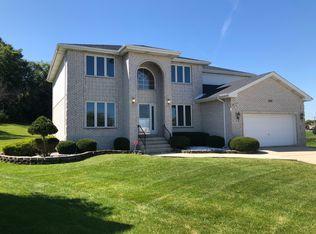 8922 Emerald Ct, Hickory Hills, IL