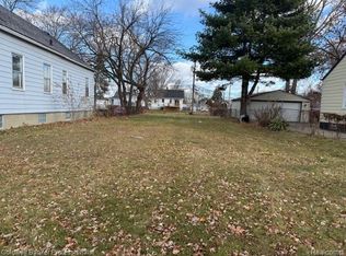 16241 Evergreen Ave, Eastpointe, MI 48021