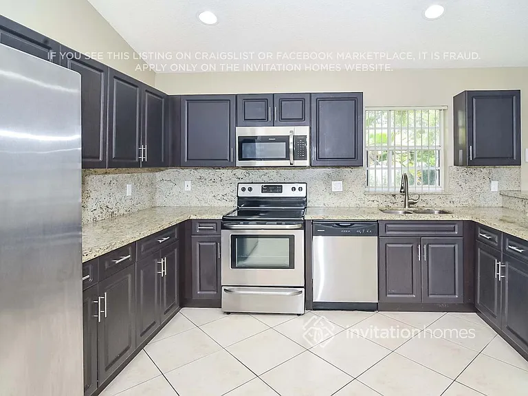 156 Cameron Dr — Photo 6