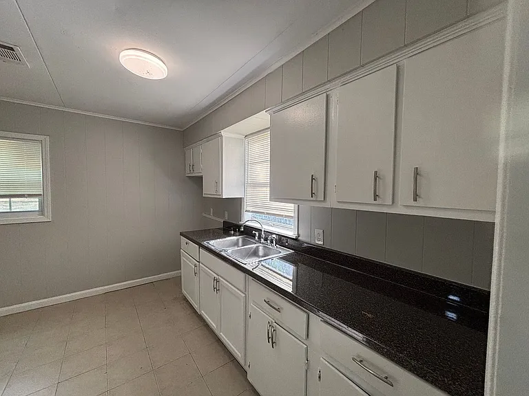 901 Restbrook Ave — Photo 9
