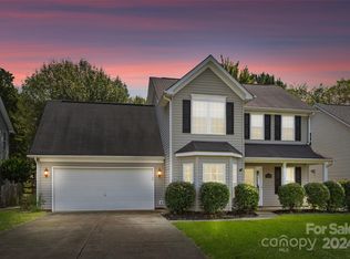 1717 Chinchester Ln, Charlotte, NC 28270