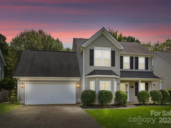 1717 Chinchester Ln, Charlotte, NC 28270