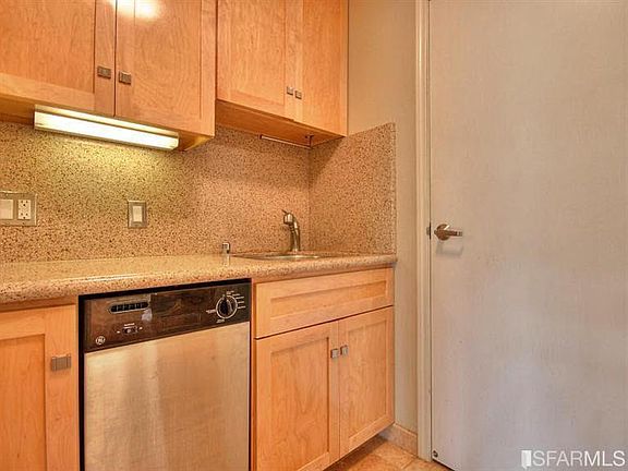 5th image of 988 Fulton St APT 321