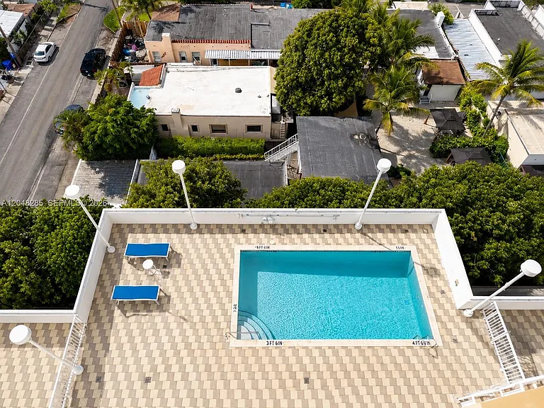 900 SW 8th St #1110 — Photo 14