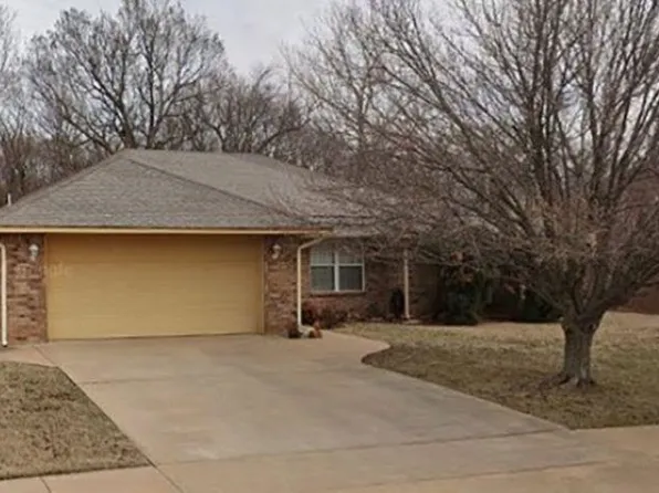 5038 SE Redbud Pl, Lawton, OK 73501
