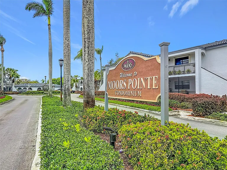18296 Mediterranean Blvd #404 — Photo 43