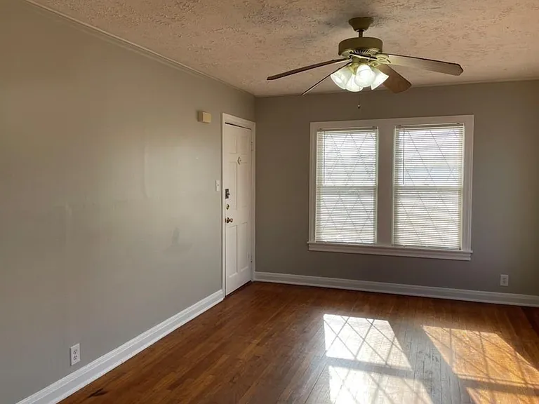 332 Rosebud Ave — Photo 2