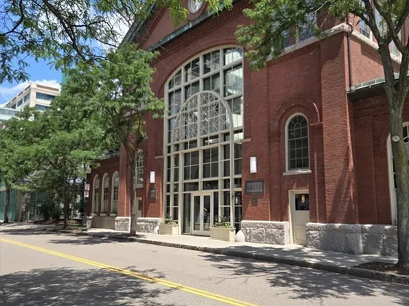 106 13th St APT 223, Charlestown, MA 02129