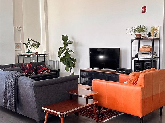 2nd image of 305 Whiton St APT 301