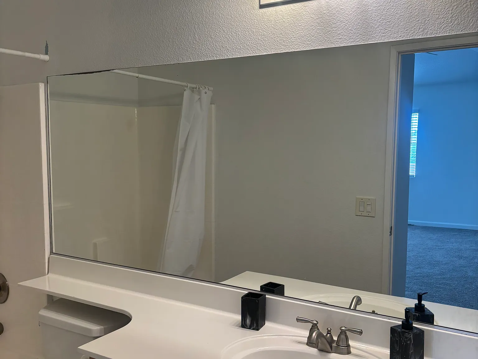 2 bed, 914 sqft, $1,499 — Photo 3