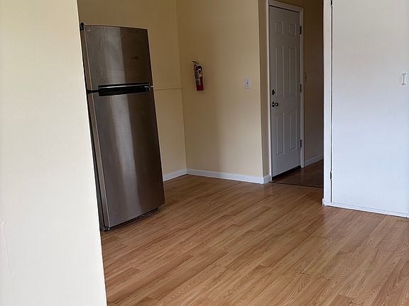 3rd image of 237 Jefferson Hts APT 6