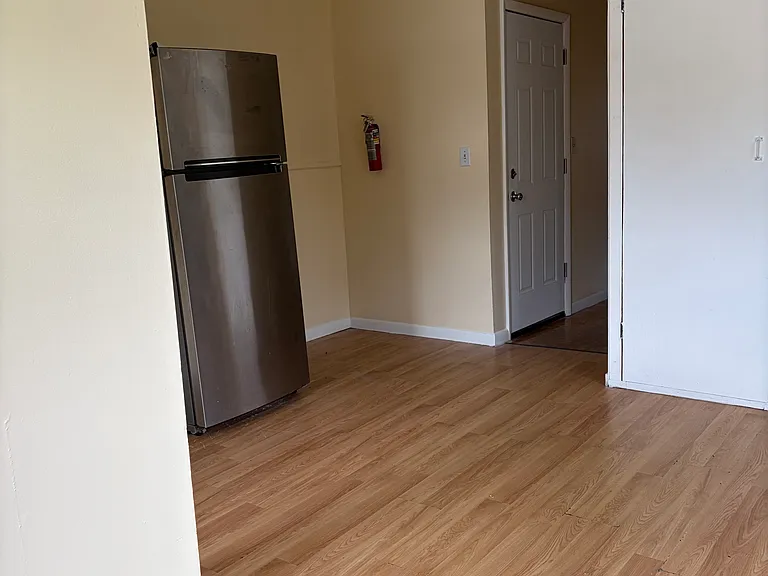 237 Jefferson Hts #6 — Photo 3
