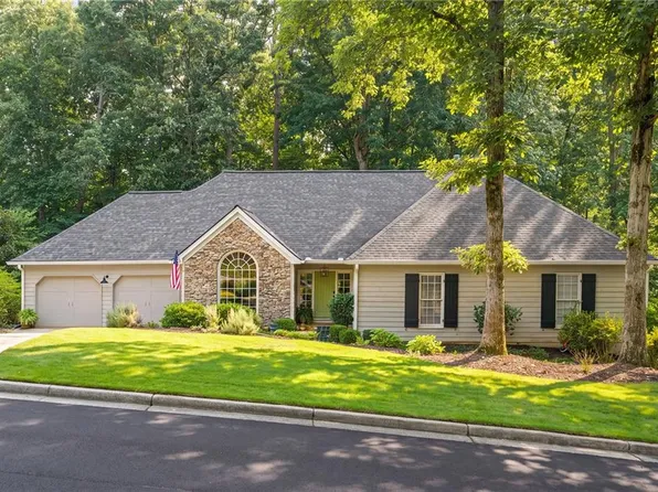 2735 Misty Morning Ln, Roswell, GA 30076