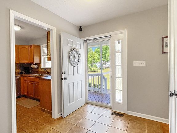 2nd image of 105 Laurel Ridge Way