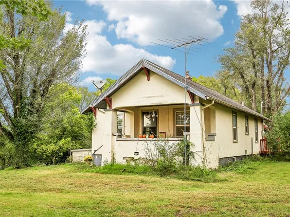 17237 286th Rd, Atchison, KS 66002