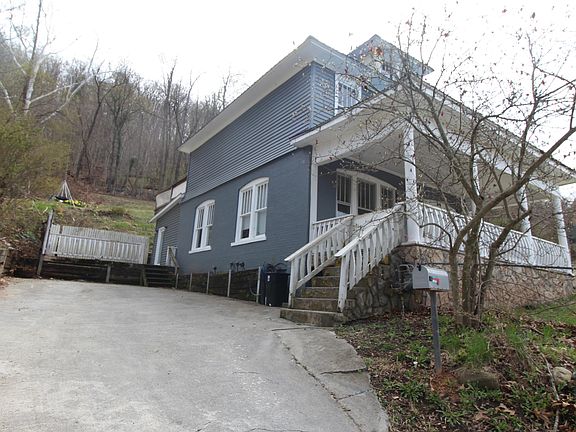 2nd image of 98 Herman St