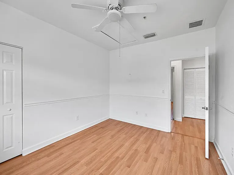 453 NE 1st St #0 — Photo 33