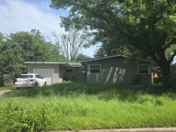 1938 E Marion Rd, Wichita, KS 67216