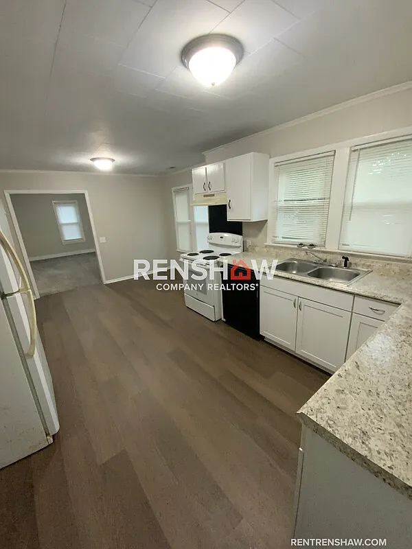 3 bed, 1.0 bath, 1217 sqft, $1,250 — Photo 2