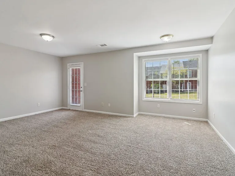 7712 Autry Cir #204 — Photo 10