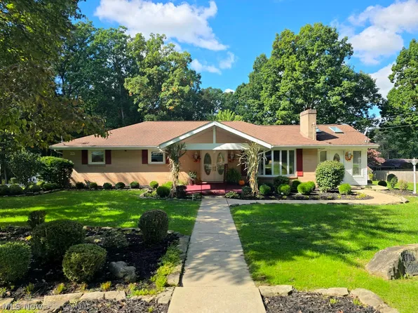 15987 Highland Dr, East Liverpool, OH 43920