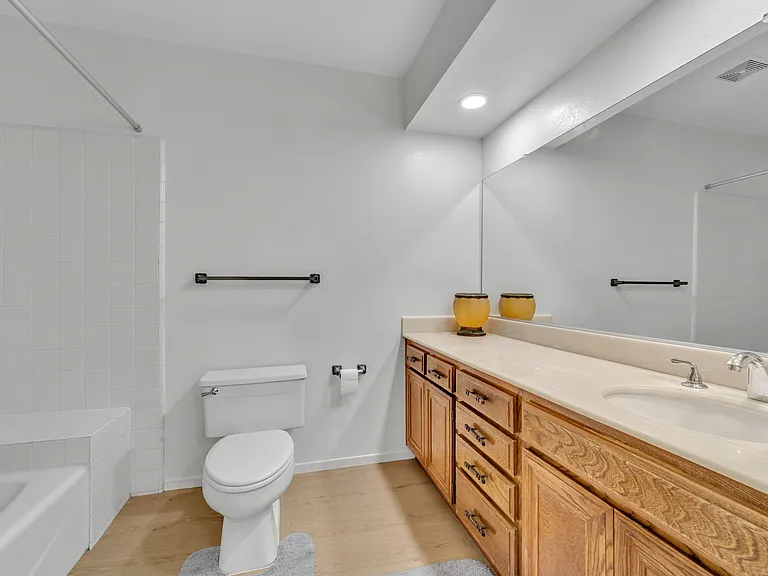 37202 Village 37 — Photo 14