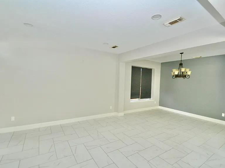 8819 Hedgestone Ct — Photo 4