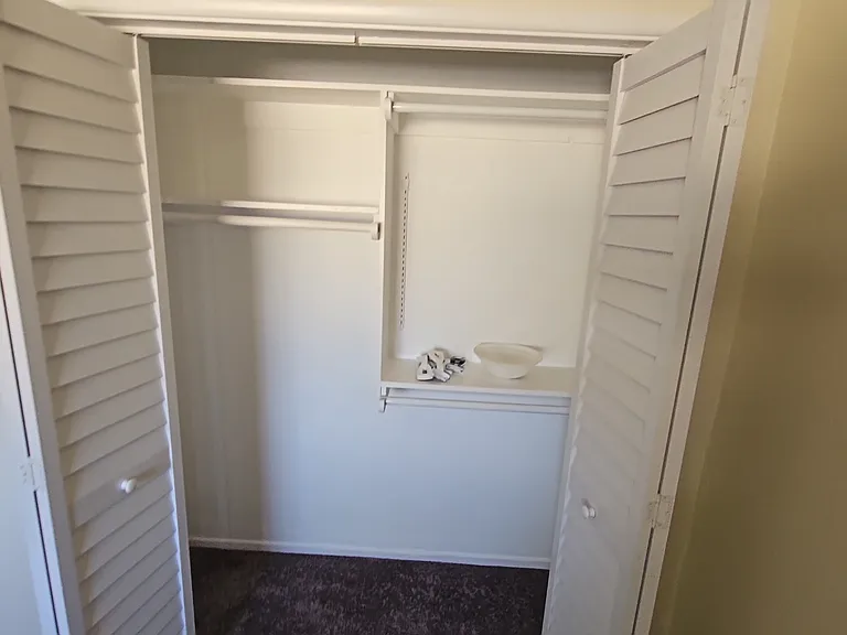 690 Montebello Pl — Photo 6