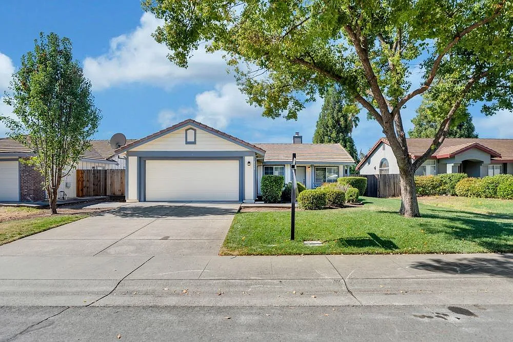 8534 Maple Hall Dr photo 1