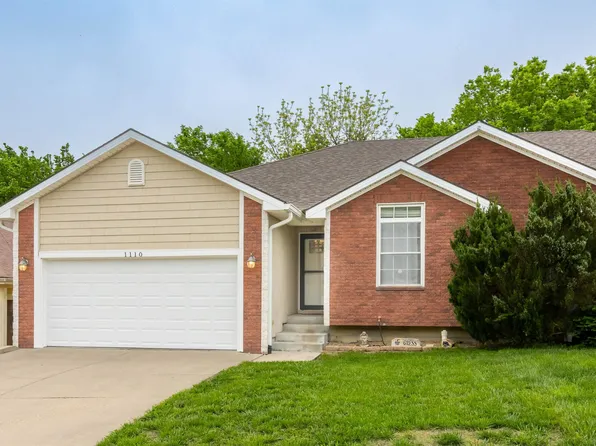 1110 SW Red Oaks Ct, Topeka, KS 66615
