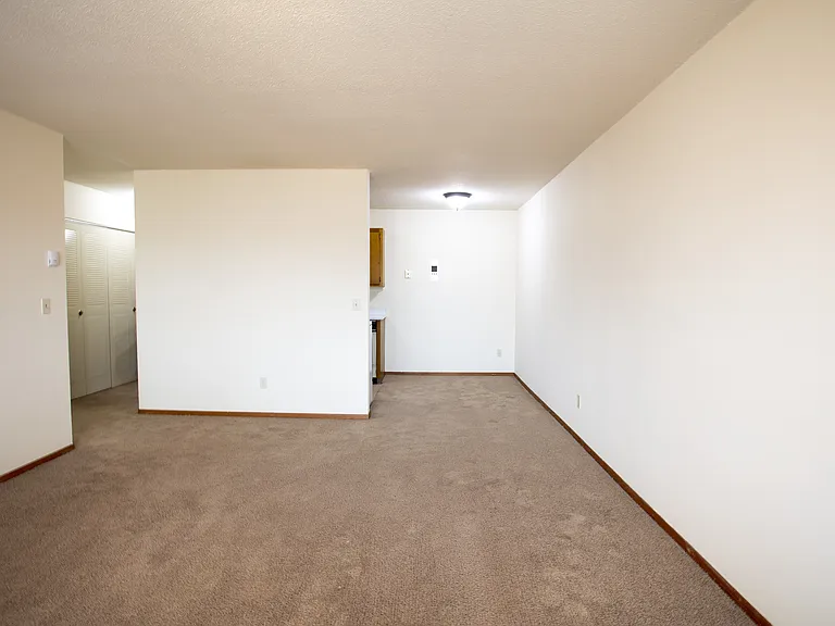 Brittany Apartments — Photo 16