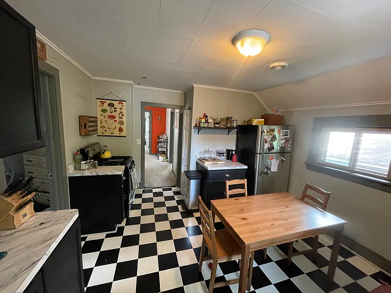 2036 W 45th St #B — Photo 4