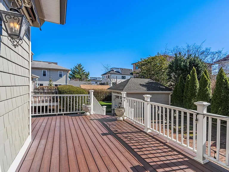 66 Crescent Ave — Photo 4