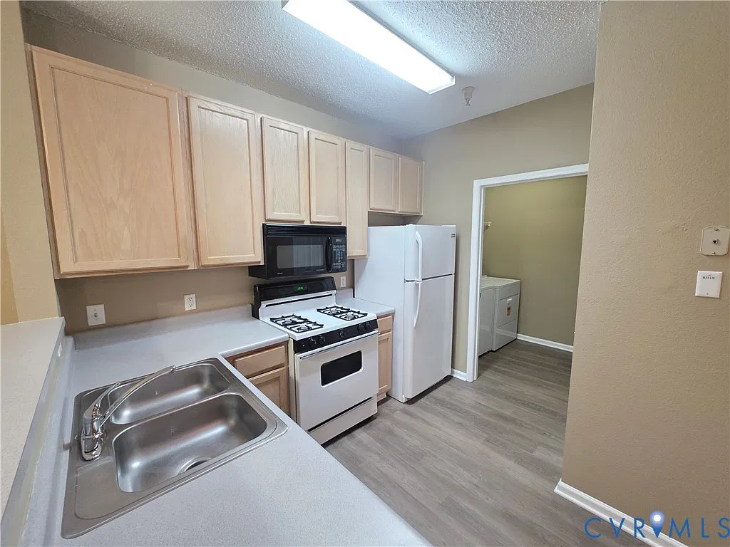 2 bed, 2.0 bath, 1150 sqft, $1,750 — Photo 3