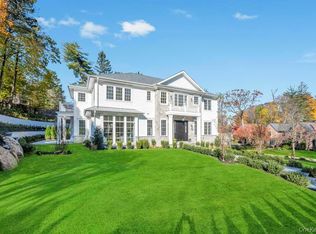 207 Mill Spring Rd, Manhasset, NY 11030