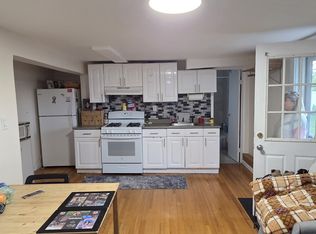 231 3rd St, Lindenhurst, NY 11757