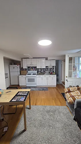 231 3rd St Photo 1