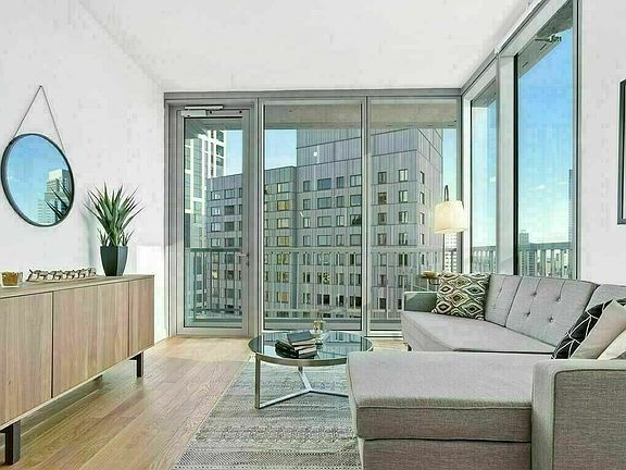 4th image of 434 Albee Sq #7CC