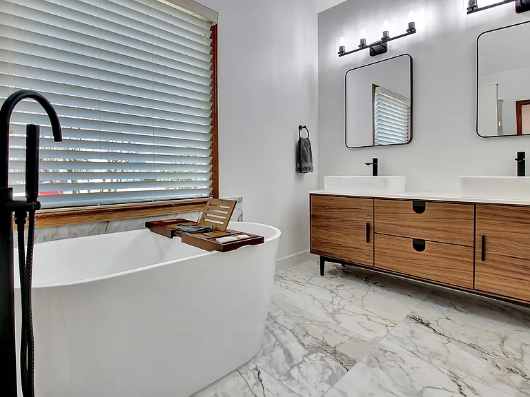 401 Tenterden Curv — Photo 45