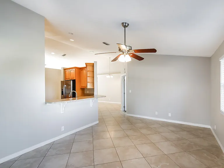 487 SW 169th Ter — Photo 10