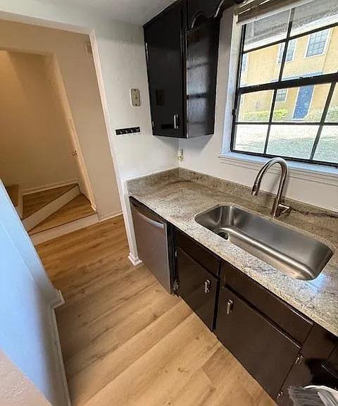 735 E 7th Ave #D — Photo 3